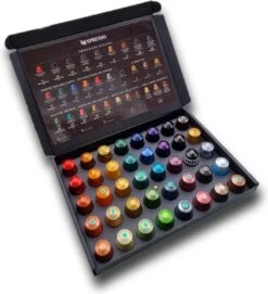 Koffie Proeverij Pakket Groot 40 Stuks Verschillende Smaken Met Mystery Card 'Get Well Soon' Met Persoonlijke (video) Boodschap | Verjaardag | Sinterklaas | Kerstpakket | Vaderdag | Moederdag | Jubileum | Valentijnsdag -Koffie Apparatuur 1093x1200