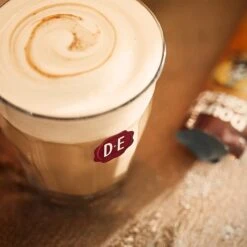 Douwe Egberts Verwenkoffie Latte Caramel Oploskoffie - 5 X 8 Zakjes 14 Douwe Egberts Verwenkoffie Latte Caramel Oploskoffie - 5 X 8 Zakjes -Koffie Apparatuur 1200x1200 197