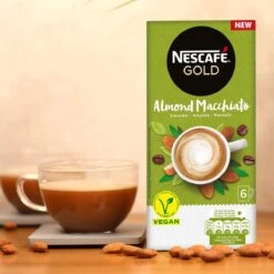 Nescafé Gold Almond Macchiato Oploskoffie - 6 Doosjes à 6 Zakjes 13 Nescafé Gold Almond Macchiato Oploskoffie - 6 Doosjes à 6 Zakjes -Koffie Apparatuur 1200x1200 200