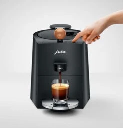 JURA ONO Coffee Black (EA) 18 JURA ONO Coffee Black (EA) -Koffie Apparatuur Jura ONO koffiemachine stap 3