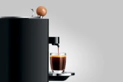 JURA ONO Coffee Black (EA) 15 JURA ONO Coffee Black (EA) -Koffie Apparatuur Jura ONO koffiemachine zijkant