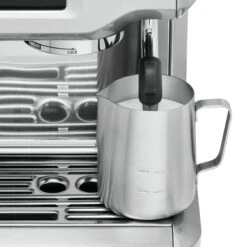 Sage Barista Touch Black Truffle Met €49 Gratis Koffie -Koffie Apparatuur Sage Barista Touch koffiemachine halfautomaat melkkan 7150cf67 a61c 4b6c 844c fb5e4bc67063
