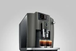 JURA E6 Dark Inox (EC) Met €54 Gratis Koffie én 2+1 Jaar Extra Garantie 11 JURA E6 Dark Inox (EC) Met €54 Gratis Koffie én 2+1 Jaar Extra Garantie -Koffie Apparatuur jura e6 ec koffiemachine dark inox zijkant 0e20b1a9 fa4a 46f4 a69d e98ce86cc644