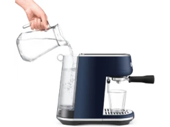 Sage Bambino - Damson Blue -Koffie Apparatuur sage bambino damson blue espresso machine water